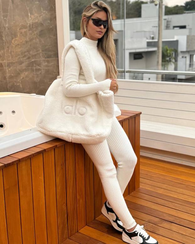 FOTO Igrač Barcelone osam je godina bio 'samo prijatelj' pa ipak osvojio atraktivnu plavušu