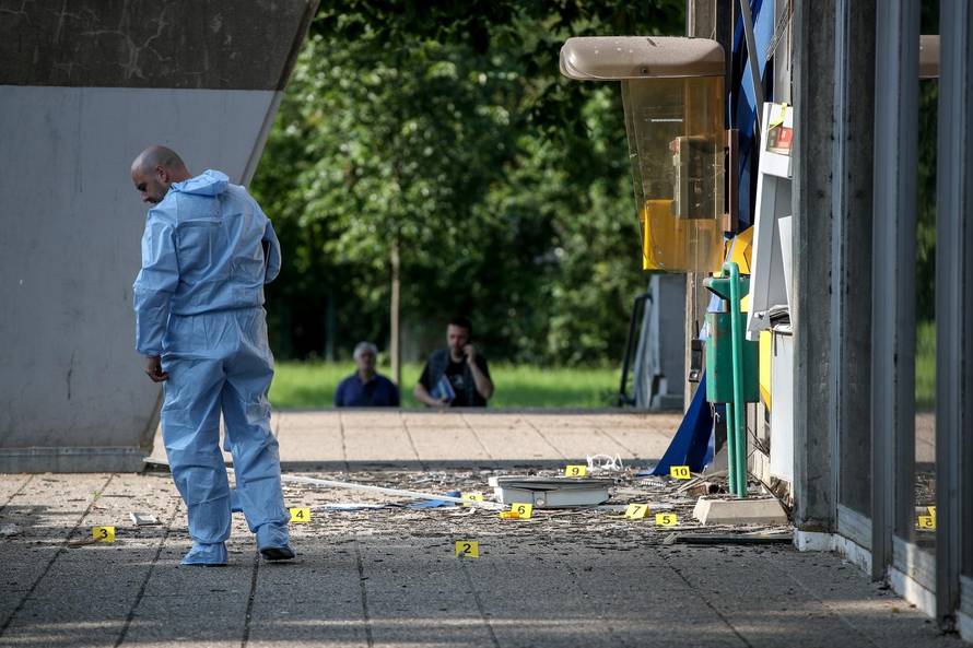 Snažan prasak probudio Siget: 'Dimilo se i popucala su stakla'