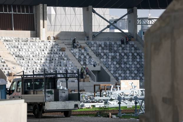 Zagreb: Počelo postavljanje stolica na sjevernoj tribini stadiona u Kranjčevićevoj