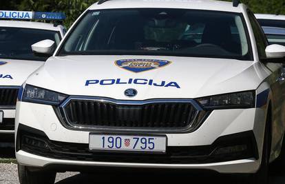Pokušao pobjeći policajcima u Šibeniku: Našli mu drogu, vozio motor bez vozačke i tablica