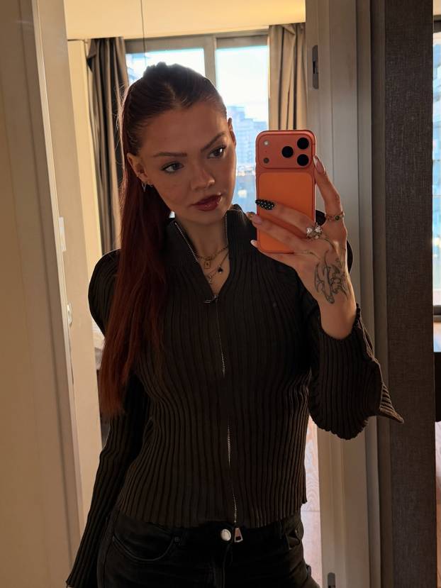 FOTO Najpoznatija Hrvatica na TikToku zaručila se za srpskog košarkaša. Pogledajte reakciju