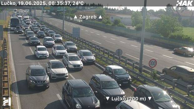 FOTO Zagužvalo na hrvatskim autocestama, gužve na granici: Pogledajte kolike su kolone...