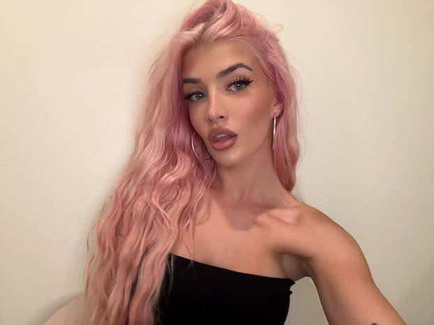 FOTO Od slavnih roditelja do vruće zvijezde Instagrama - ova influencerica ne zna za granice