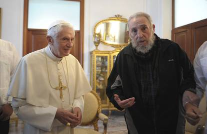 Fidel Castro pitao Benedikta XVI.:   A što Papa zapravo radi?