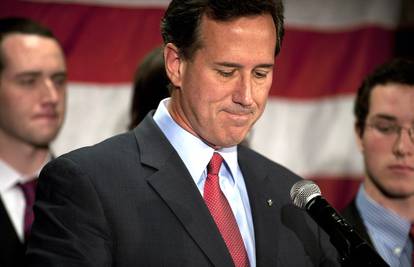 Rick Santorum se povlači iz utrke za predsjednika SAD-a 