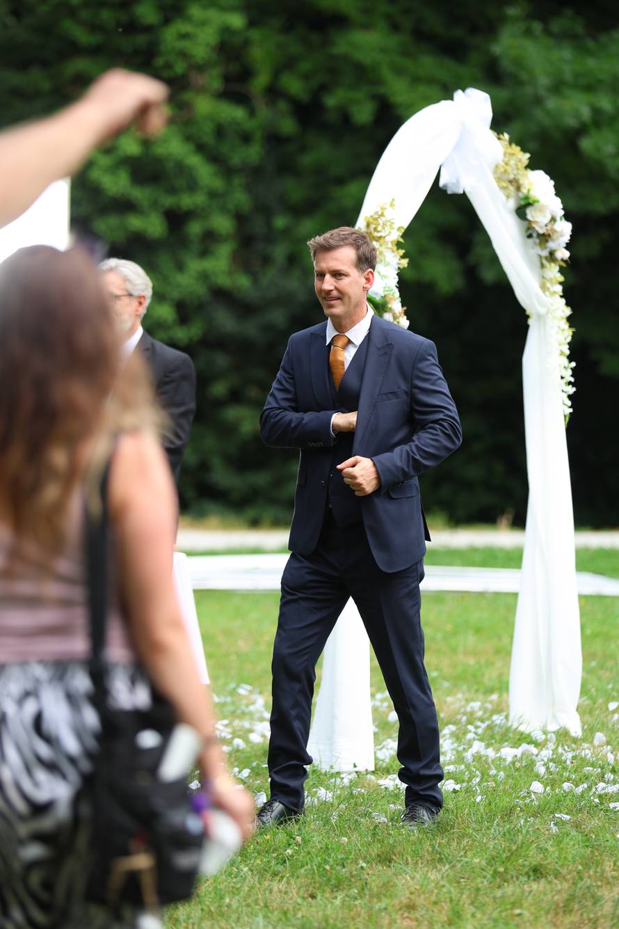 Olga ili Marta - tko će izreći sudbonosno 'da' već u prvoj epizodi novih 'Sjena prošlosti'?