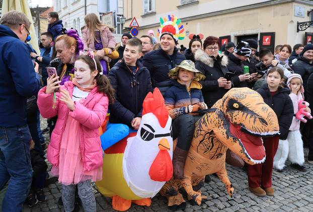 Velika povorka maskiranih grupa na 200. Samoborskom fašniku