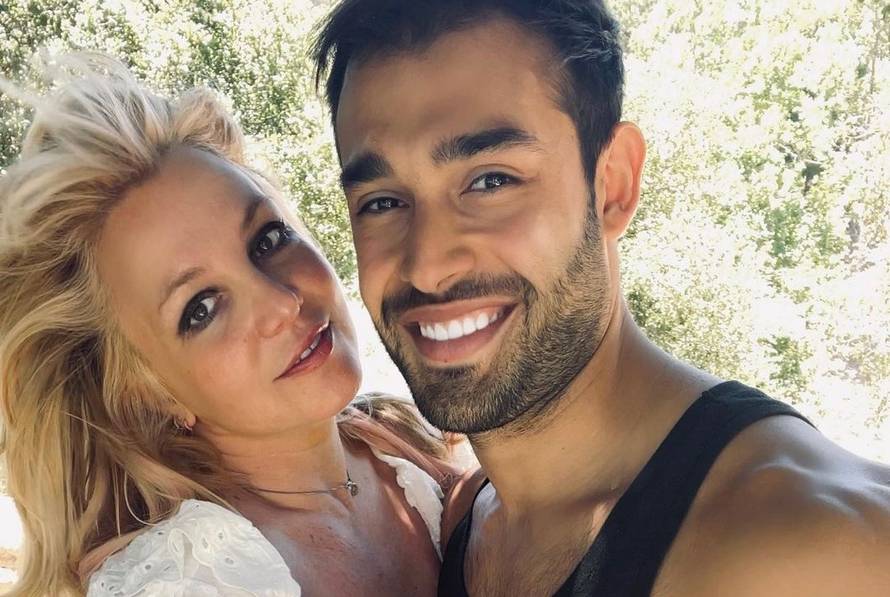 Suprug Britney Spears ugasio je glasine o problemima u braku: Prsten je skinuo zbog snimanja