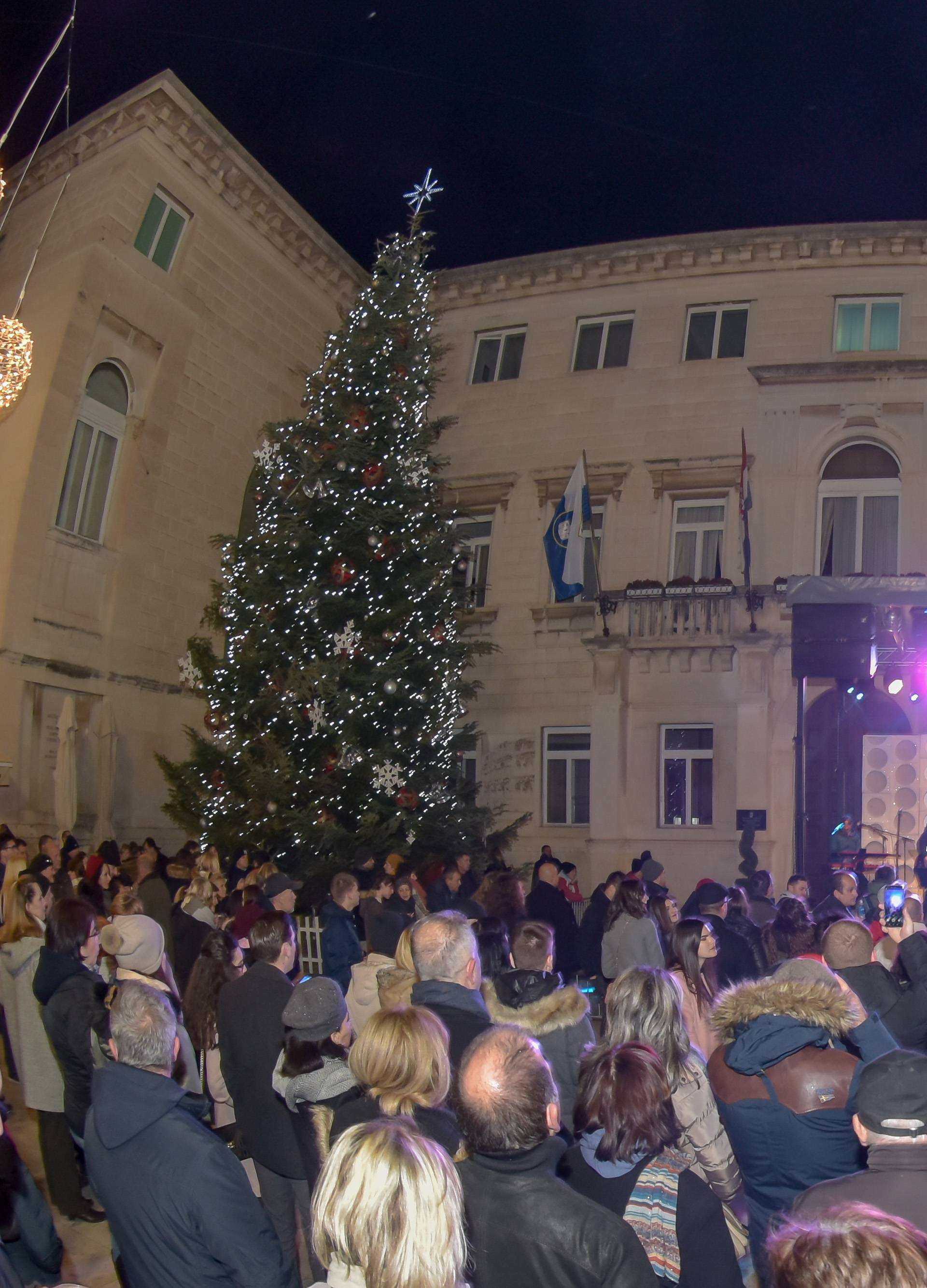 Pogledajte spektakularna slavlja Nove diljem Hrvatske