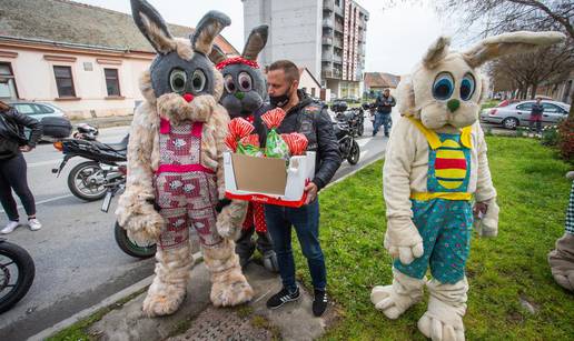 Bajkeri meka srca iz Osijeka tradicionalno darivali djecu