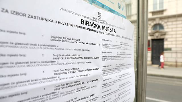 U Zagrebu su izvješeni plakati s rasporedom biračkih mjesta