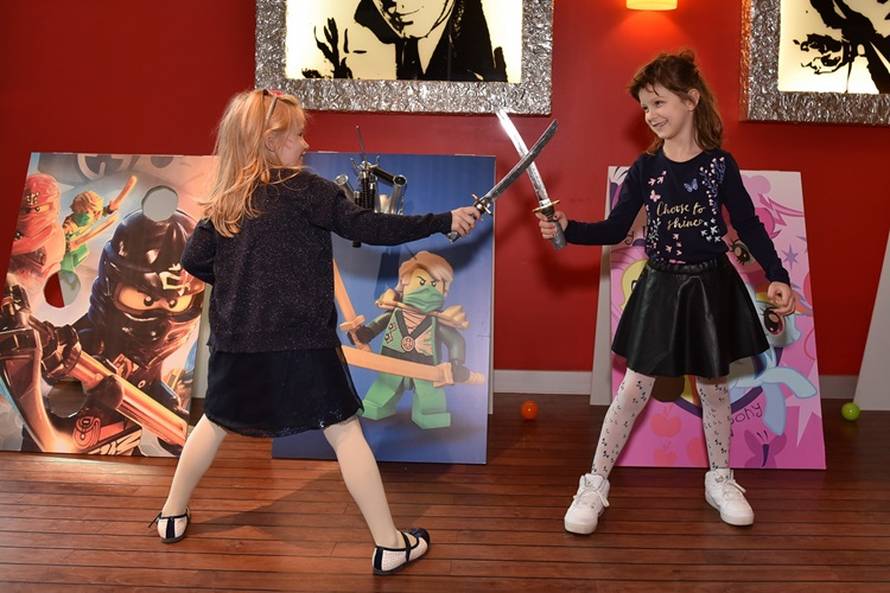 Zabavna parada filmskih likova oduševila je mnoge poznate