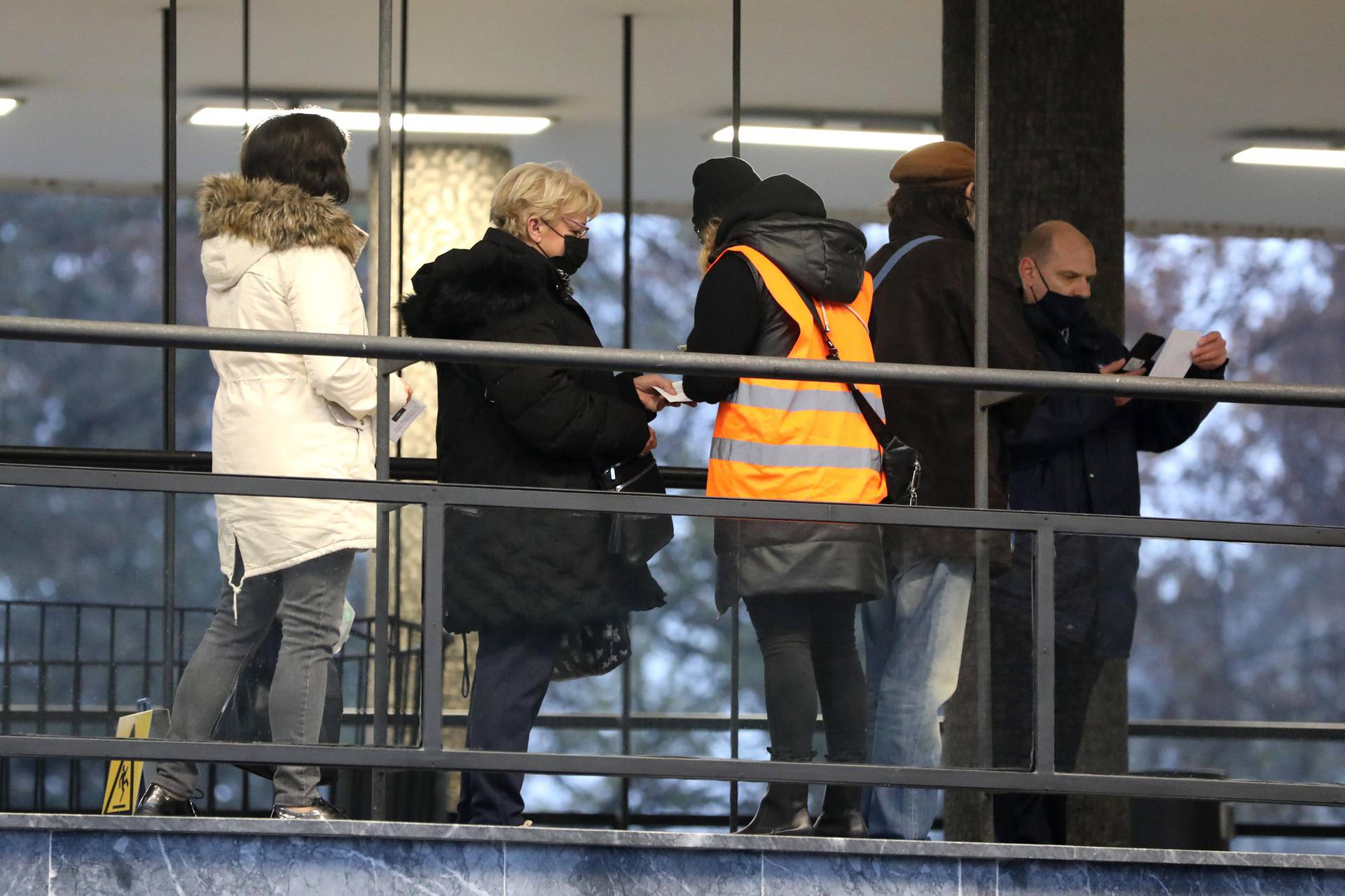 Zagreb: Kontrola covid potvrda zaposlenika u Gradskom poglavarstvu