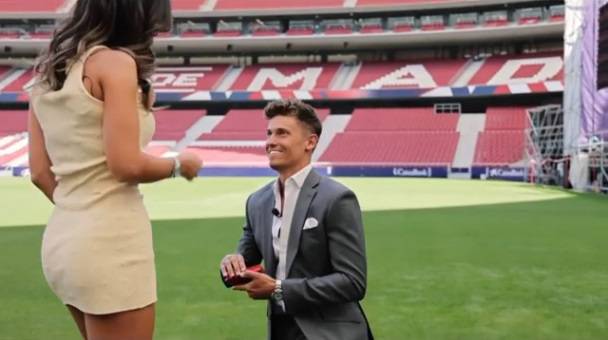VIDEO Suigrač Šime Vrsaljka je zaprosio djevojku na stadionu