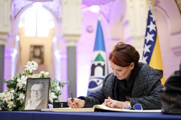 Sarajevo: Otvorena knjiga žalosti povodom smrti Halida Bešlića