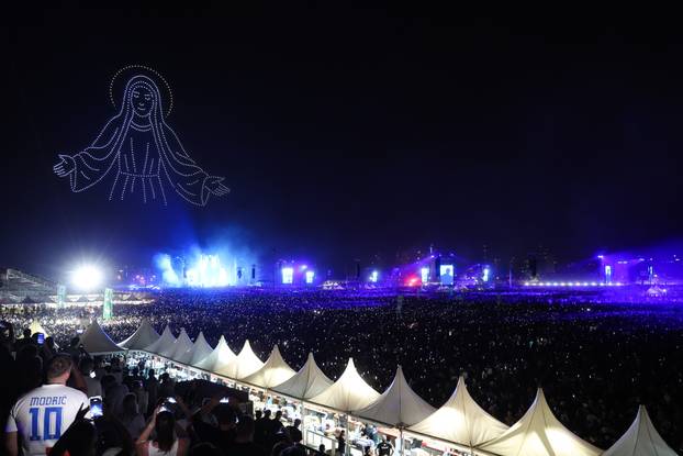 Scenografija dronovima na koncertu Marka Perkovića Thompsona