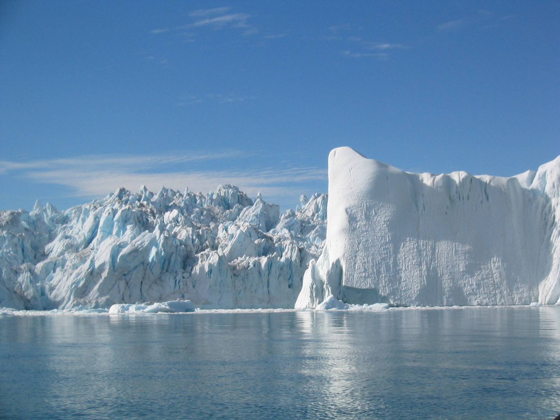 Glacier перевод. Ледник Якобсхавн. Гренландия Якобсхавн. Ледник Якобсхавн фото. Горы Гренландии.