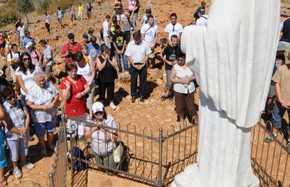 Tisuće vjernika iz cijelog svijeta stiglo u Međugorje na 40. obljetnicu Gospinih ukazanja