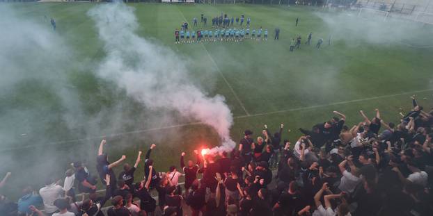 FOTO Navijačko ludilo u Rijeci! Navijači u velikom broju stigli na trening uoči dana odluke