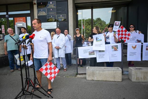 Zagreb: Prosvjed veterinara ispred Ministarstva poljoprivrede