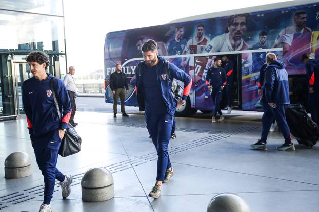 Zagreb: Odlazak hrvatske nogometne reprezentacije u Prag 