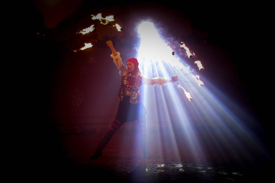 Održan Božićni bal lipicanaca u đakovačkoj Ergeli 