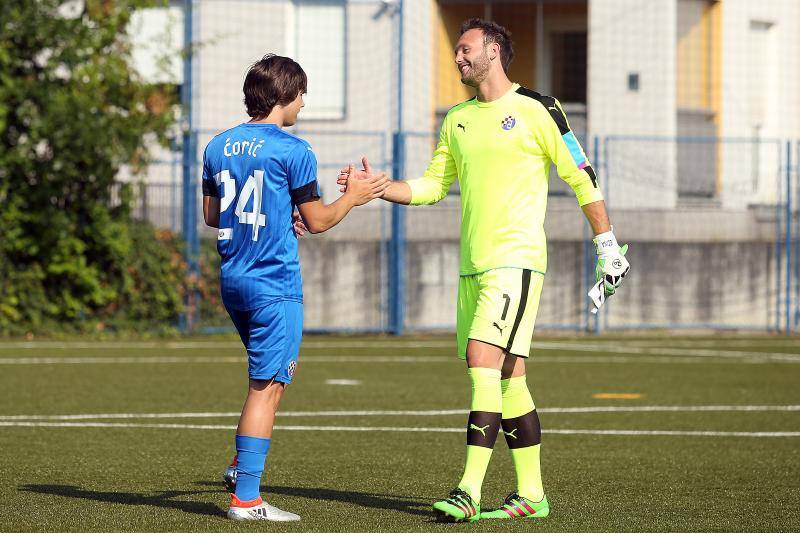 Dinamo predstavio dresove u utakmici protiv svojih navijača