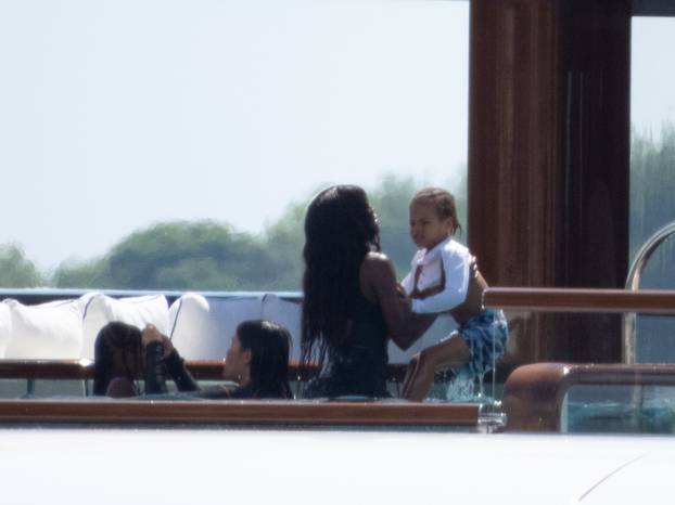 Beyonce sa suprugom Jay-Zom i djecom ljetovanje provodi na jahti na Jadranu
