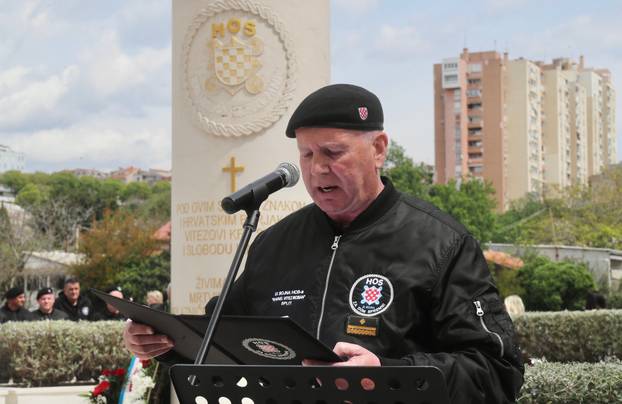 Split: Polaganjem vijenaca i paljenjem svijeća obilježena 34. godišnjica osnutka IX Bojne HOS-a