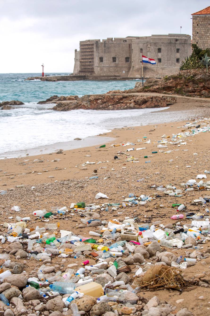 Naše plaže prije i poslije jakog juga: Guše se u smeću i plastici