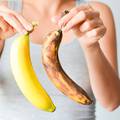 Spriječite truljenje: Vrh banane omotajte folijom, luk čarapama