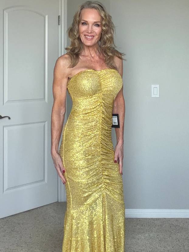 FOTO Baka (67) kaže da ljudi misle da je u dvadesetima, a sve zahvaljujući - ovome!