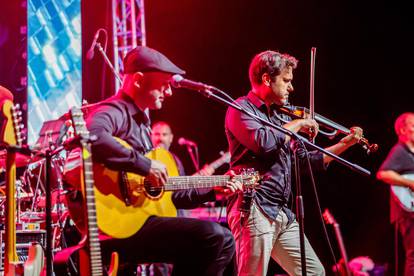 FOTO Danijela Martinović imala koncert u Splitu: Iz prvog reda sve pratio i njezin dečko Josip