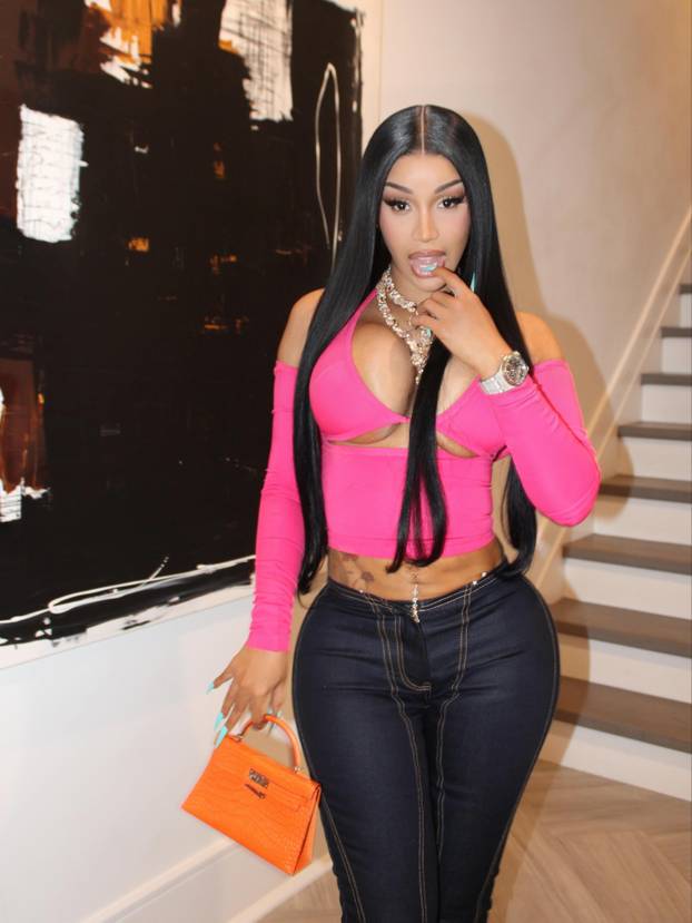 Cardi B 'partijala' s Teyanom Taylor: Na razuzdanom partiju pokazala je bradavice i guzu