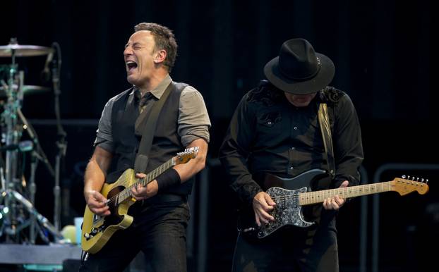 Bruce Springsteen starts tour of Germany