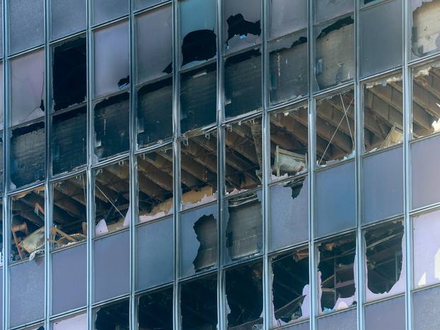 Zagreb: Bageri ruše popratni dio Vjesnikovog nebodera