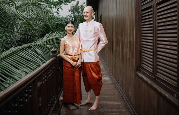 EKSKLUZIVNO Ovako je izgledala svadba Hrvata i 49 godina mlađe Kambodžanke