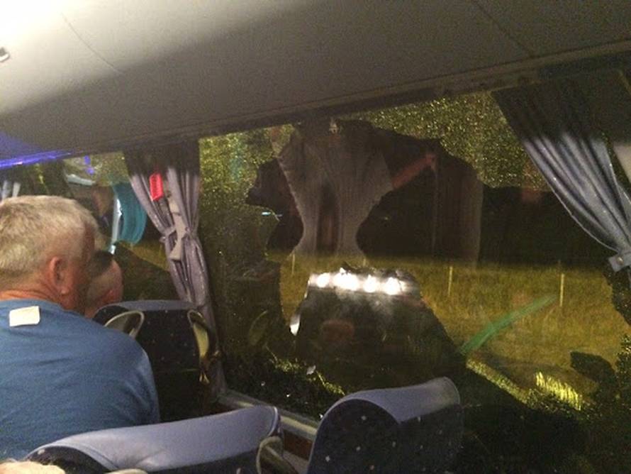 Kamenovali bus s navijačima Dinama: Mislili smo da pucaju