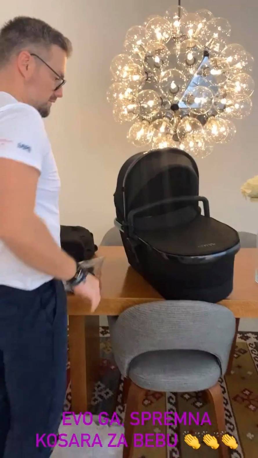 Šuput spremna za porod: Muža 'upregnula' da složi sve za sina