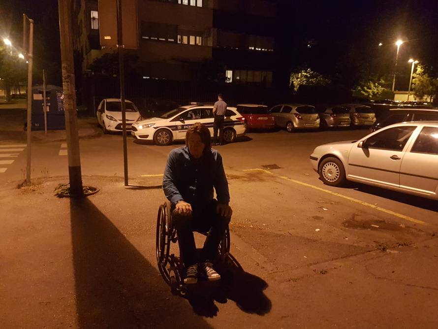 Škenderu opet ukrali invalidska kolica: 'Ne mogu doći k sebi'