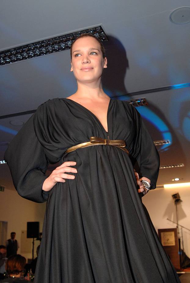 Sveti Martin na Muri: Manekenke na aukciju slika povele i svoje de?ke