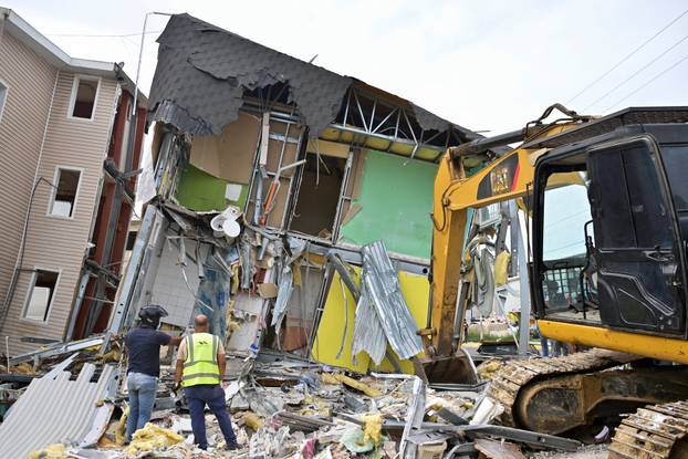 Aftermath of earthquakes in La Guaira