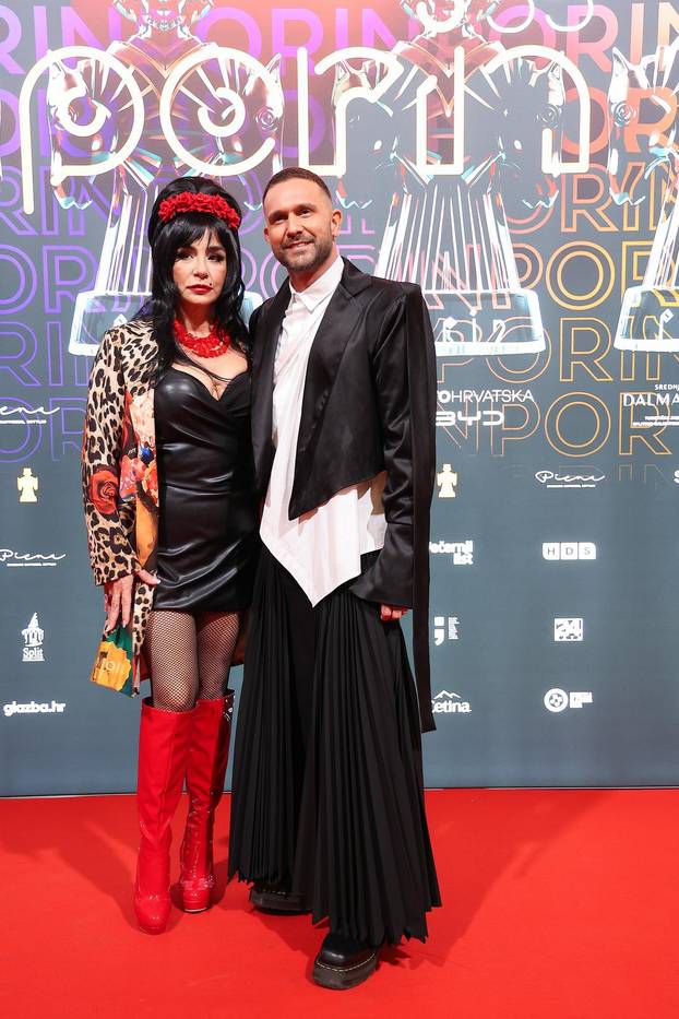 Split: Dolazak uzvanika na svečanu dodjelu 33. glazbene nagrade Porin