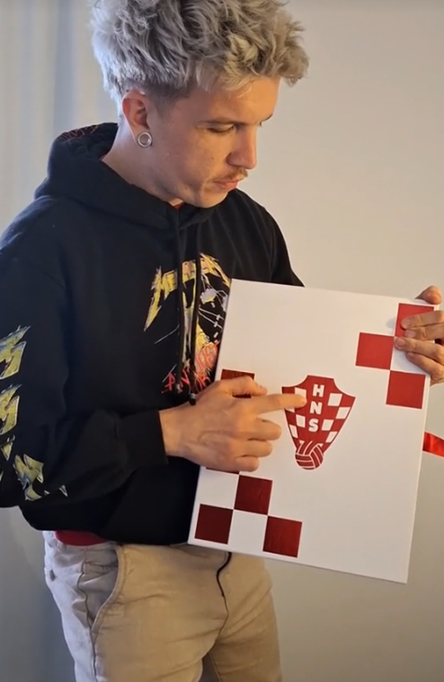 Baby Lasagna dobio poklon od HNS-a pa pokazao nogometne vještine: 'Modrićeva zamjena!'