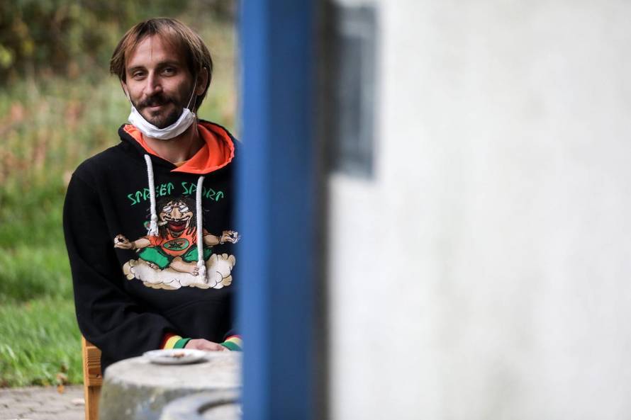 Ljudi s ulice ne smiju na ulicu...