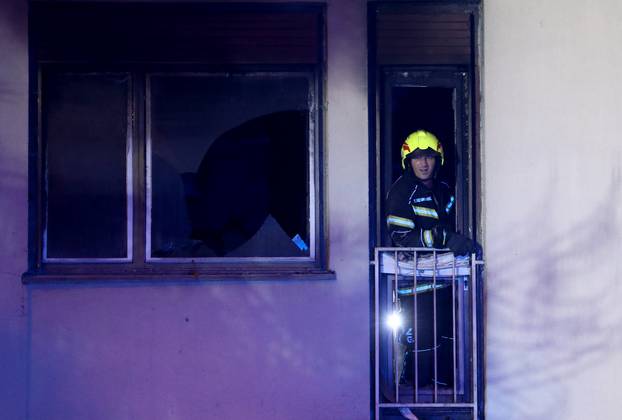 Zagreb: Vatrogasci spasili nekoliko osoba u požaru stambene zgrade