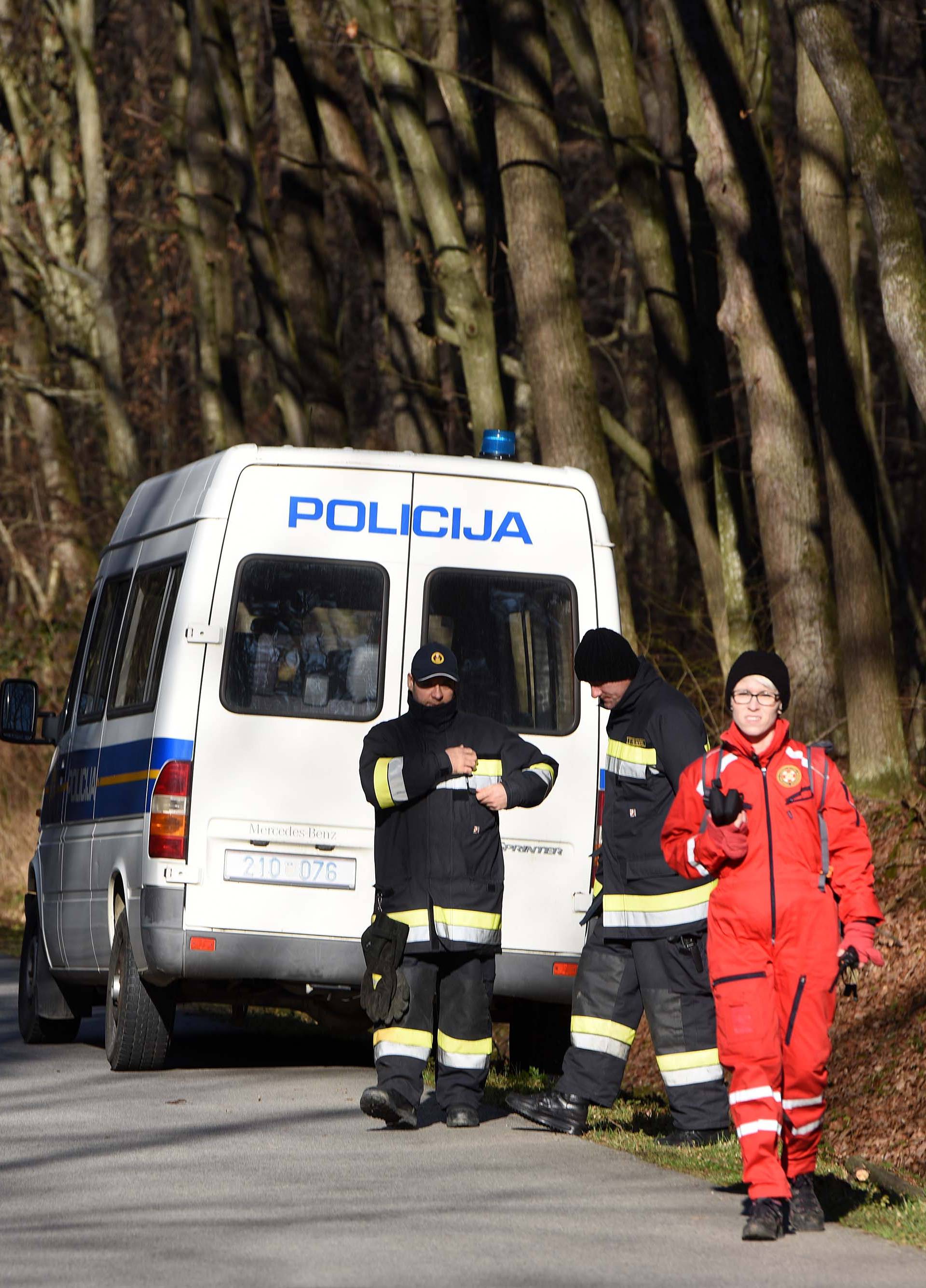 Obustavili potragu: U šumi su pronašli mrtvog učenika (15)