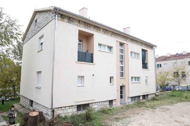 Knin: Stambena zgrada u kojoj se dogodila tragedija s ručnom bombom