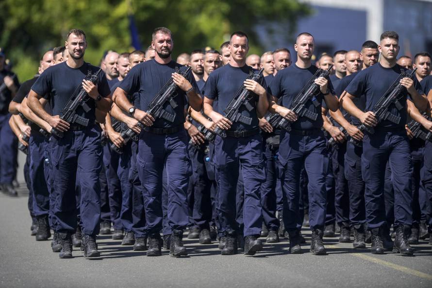 Velika Gorica: Uvježbavanje pješačkih postroja Hrvatske vojske za svečani vojni mimohod