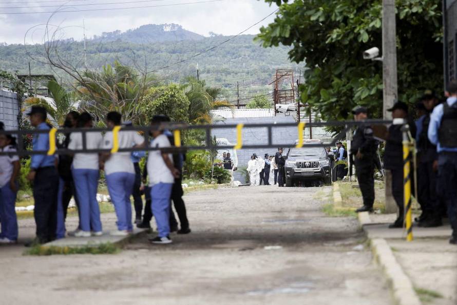 Several inmates dead following a riot in women's prison in Honduras